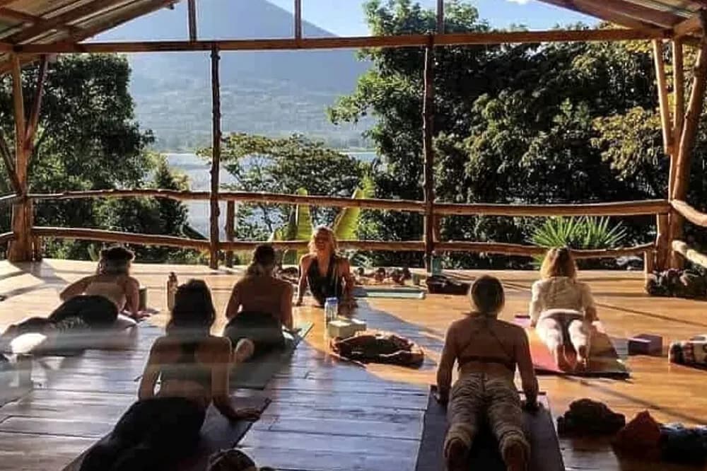 Kurz učitelů jógy na 21 dní · Lake Atitlán, Guatemala