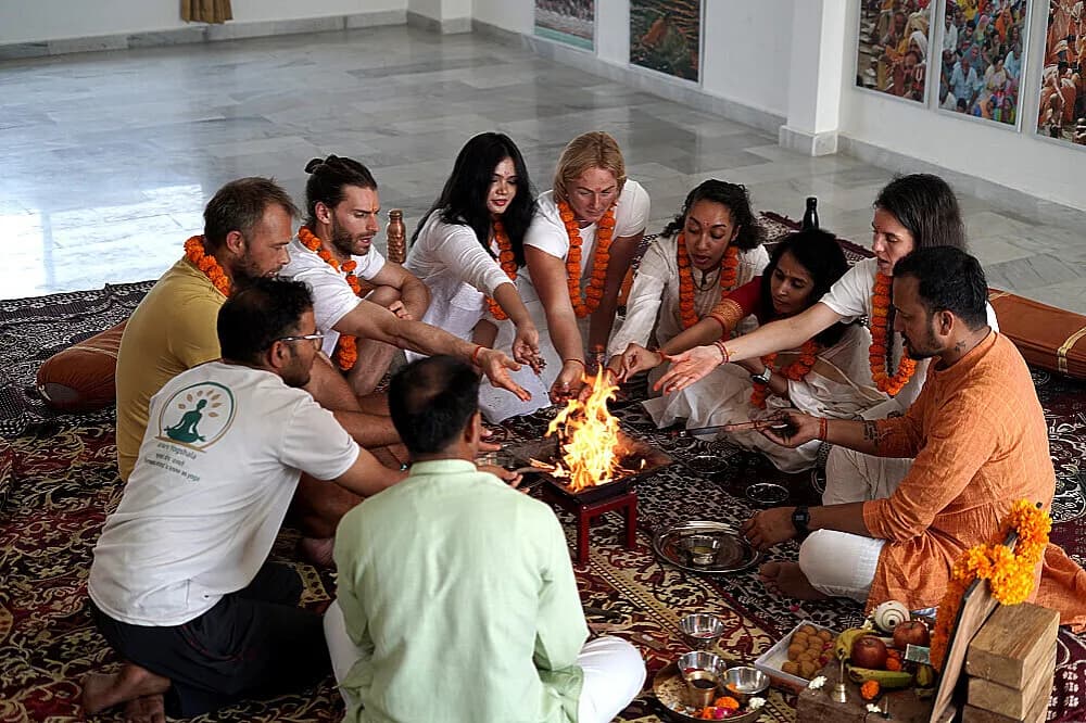 Kurz učitelů jógy s ájurvédou na 26 dní · Rishikesh, Indie