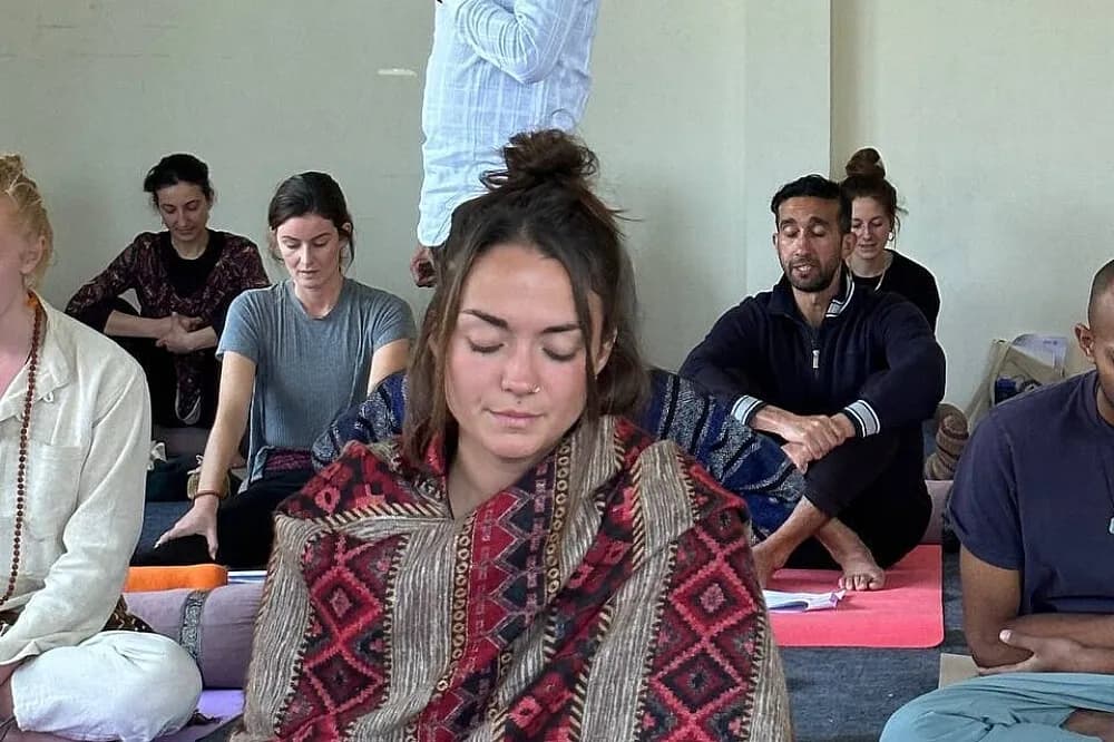 Kurz učitelů jógy s ájurvédou na 28 dní · Laxman Jhula, Indie