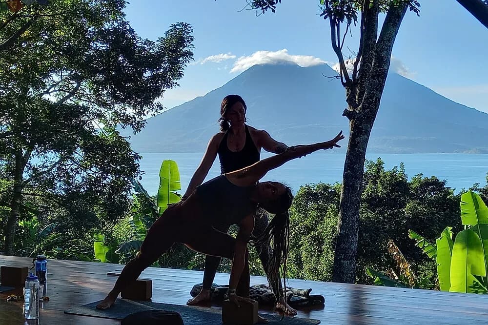 Kurz učitelů jógy na 22 dní · Lake Atitlán, Guatemala