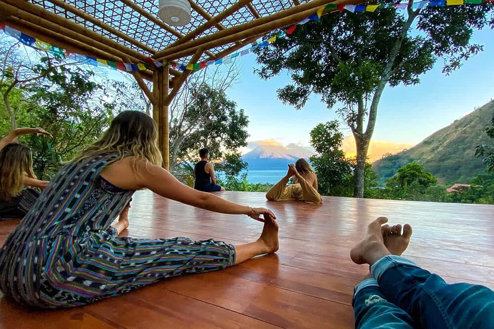 Kurz učitelů jógy na 22 dní · Lake Atitlán, Guatemala