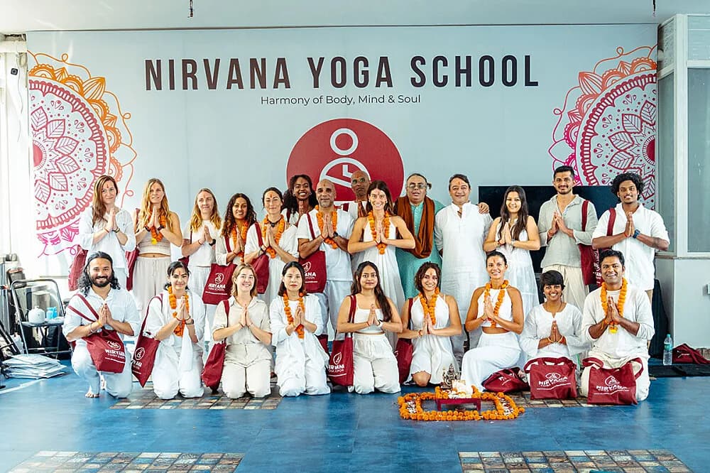Kurz učitelů jógy s ájurvédou na 27 dní · Rishikesh, Indie
