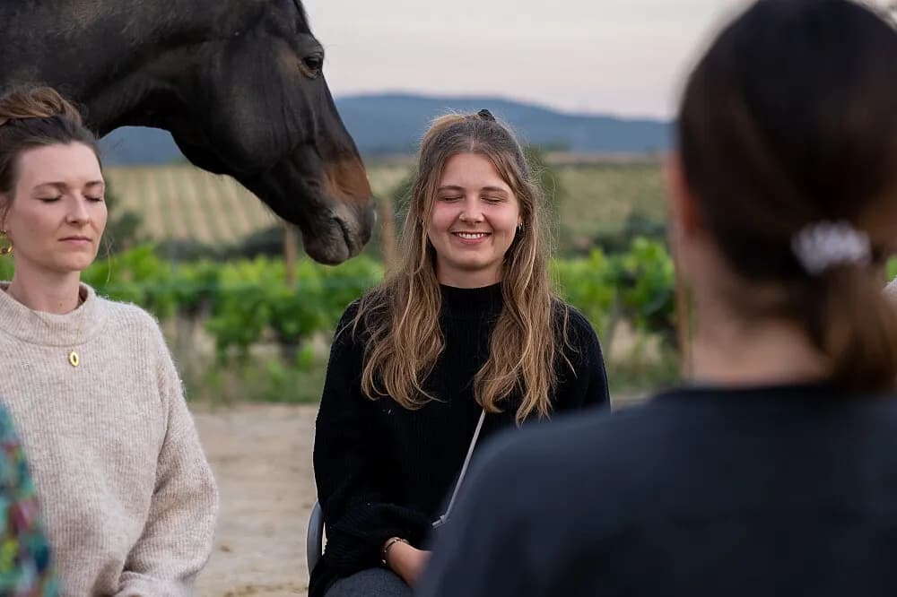 Jógový pobyt s koňmi na 5 dní · Cal Pau Cruset Barri, Španělsko