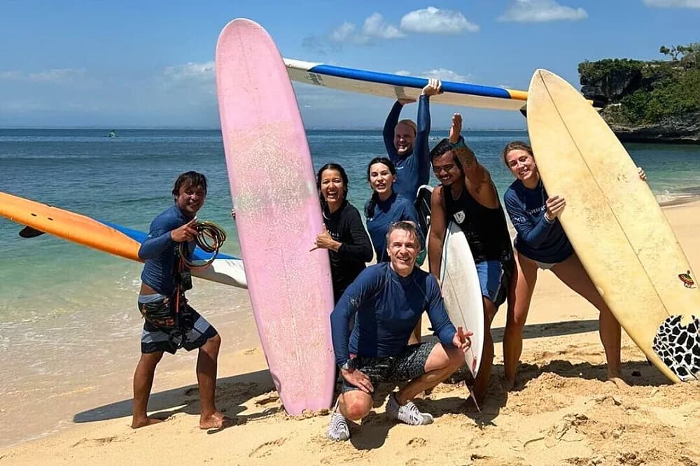 Jógový pobyt se surfováním na 5 dní · Uluwatu, Indonésie