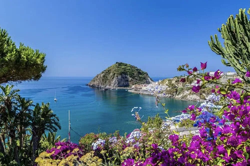 Jógový pobyt s pilates na 5 dní · Ischia, Itálie