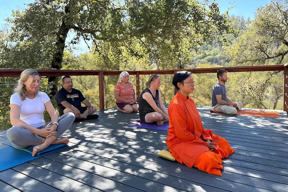 Jógový pobyt s meditací na 3 dny · Penn Valley, USA