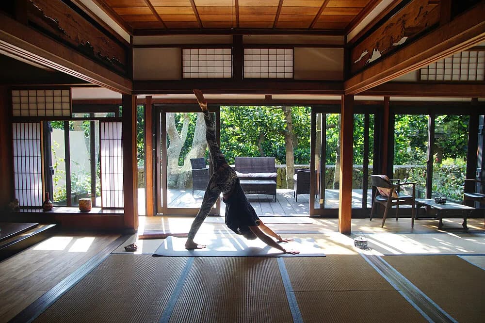 Kurz učitelů jógy – vinyasa jóga na 26 dní · Ishigaki, Japonsko