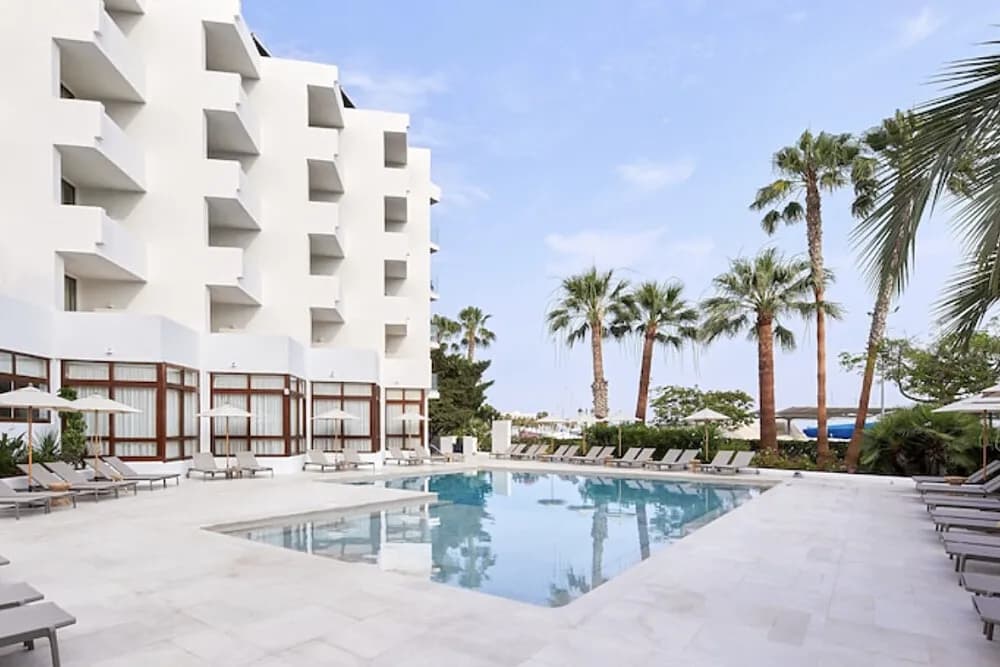 Kurz učitelů jógy s ájurvédou na 7 dní · Santa Eulària des Riu, Španělsko